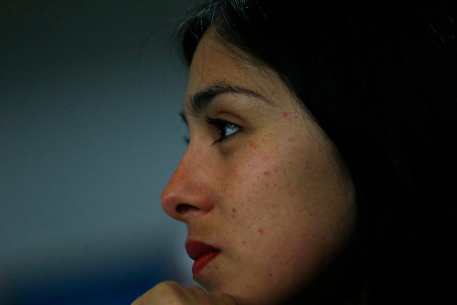 FOTO | Conocida empresa usó imagen de Karol Cariola en publicidad: la diputada responde