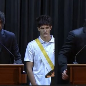 javier milei desmayo estudiante colegio